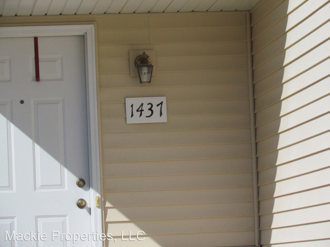 Building Photo - 4 br, 2.5 bath House - 1437 West Westwind Ct