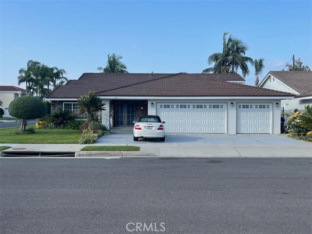 Building Photo - 8349 Charloma Dr