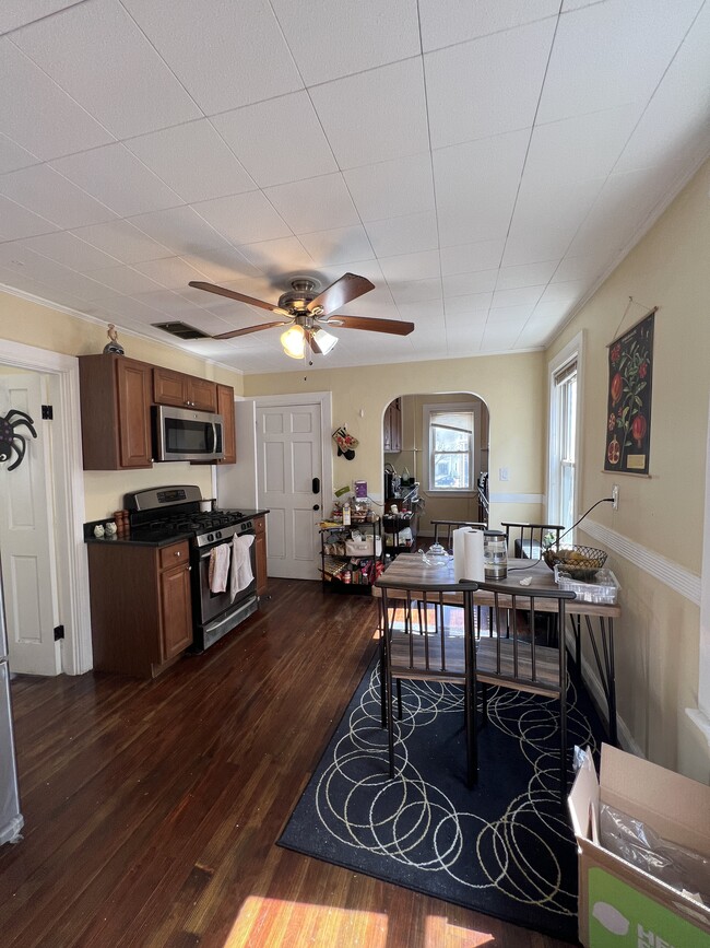 Building Photo - 19 Chandler St