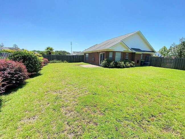 Building Photo - 109 Travertine Crossing