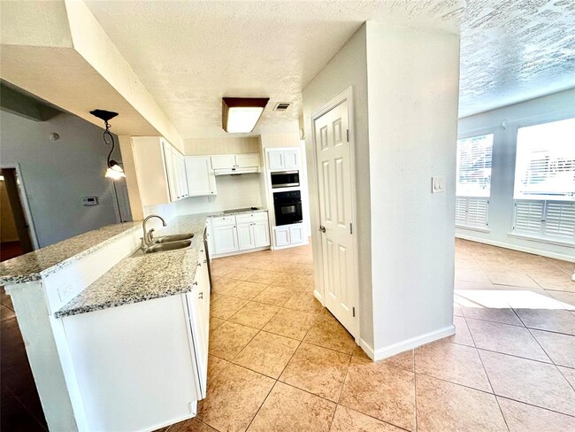 Building Photo - 16510 Loch Maree Ln