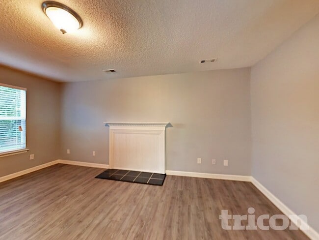 Building Photo - 2900 Silkstream Ln