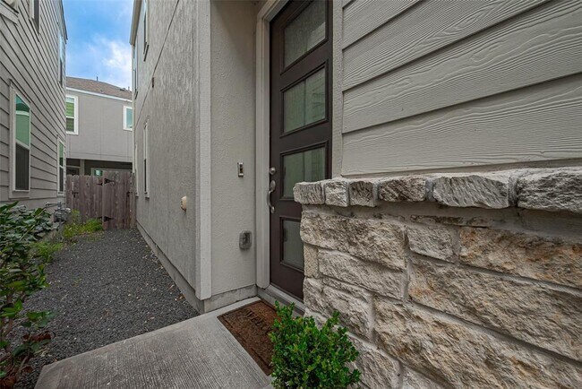 Building Photo - 3115 Planters Peak Dr