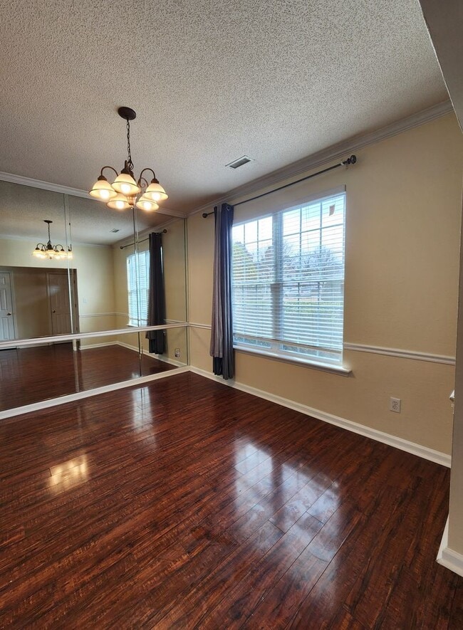 Foto del edificio - Comfortable 3BD, 2.5BA North Raleigh Townhome with HOA Amenities