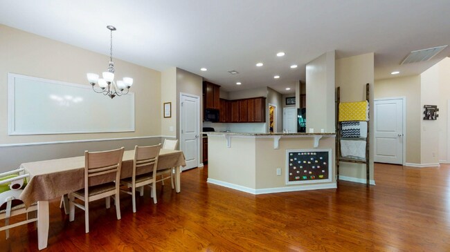 Building Photo - 160 Blackwater Way