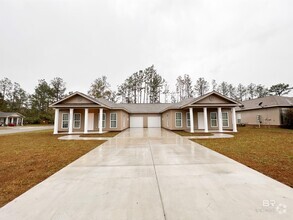 Building Photo - 33048 Stables Dr