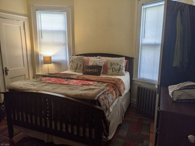 Foto del edificio - 284 Elmwood Ave