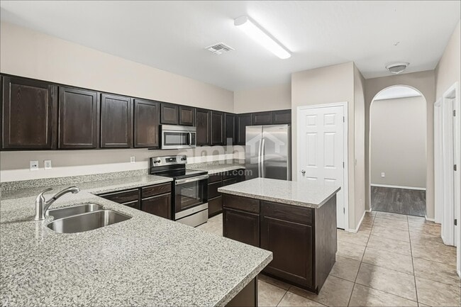 Building Photo - 894 S Annie Ln