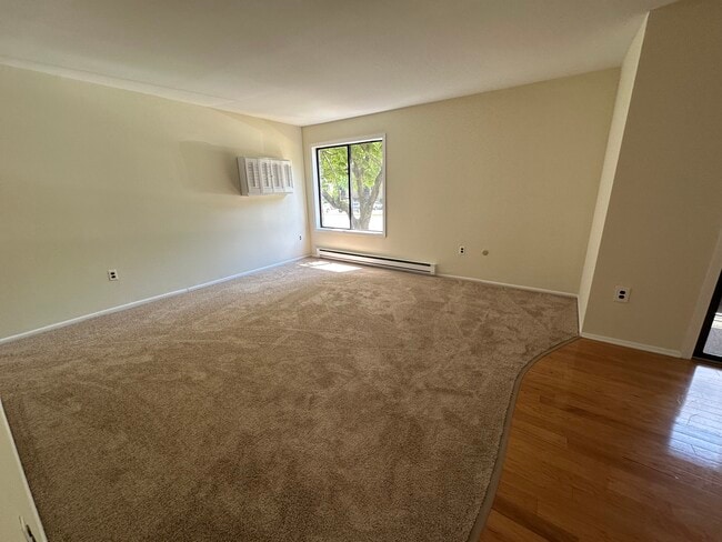 Building Photo - 167 Amberly Dr