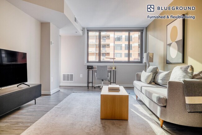 Foto del edificio - 1200 N Veitch St