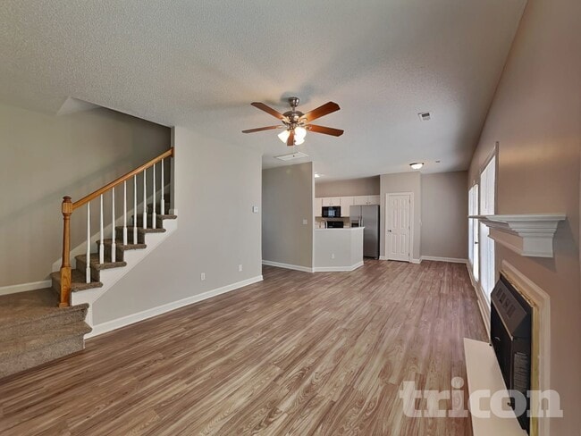 Foto del edificio - 2829 Rosemeade Dr