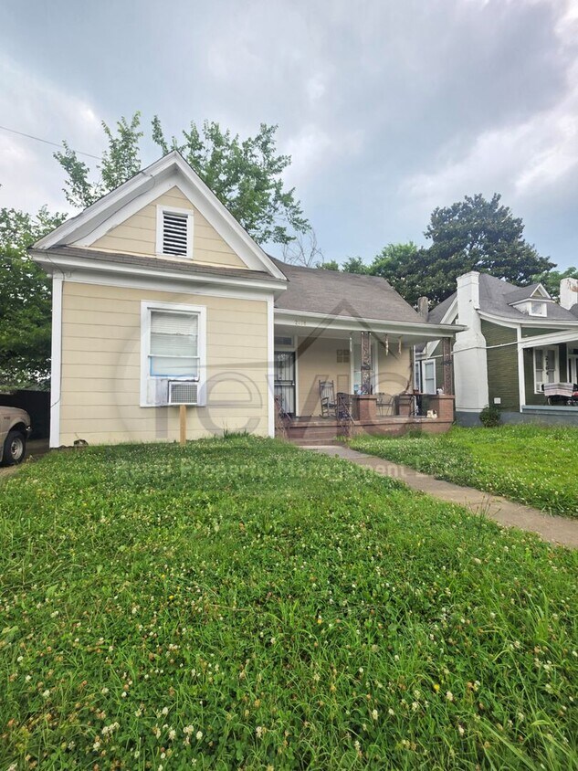 Building Photo - 3 Bedroom 1 Bath in Midtown!!