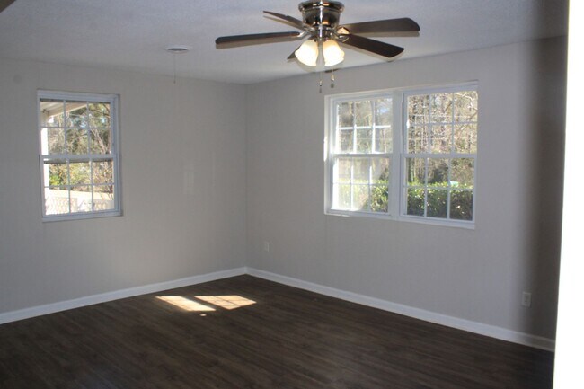 Building Photo - 3517 Byron Pl