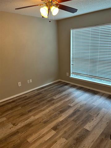 Foto del edificio - 5708 Giddyup Ln