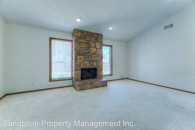 Building Photo - 3 br, 2 bath House - 6955 E 78th Street