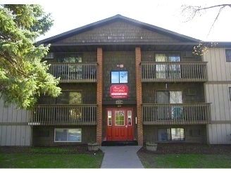 Building Photo - Pond street Apartments