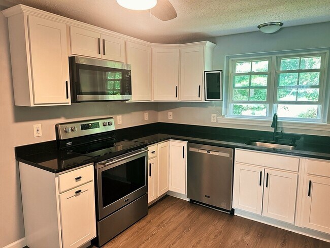 Foto del edificio - 4 Maple Crest Cir
