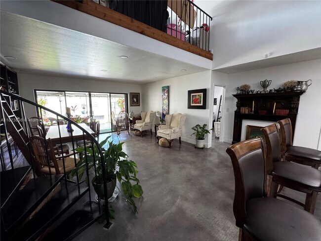 Foto del edificio - 6984 Greentree Ln