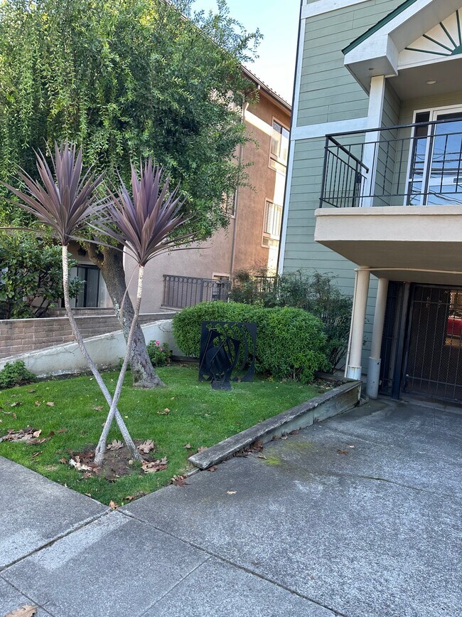 Foto del edificio - 1405 Oak Grove Ave