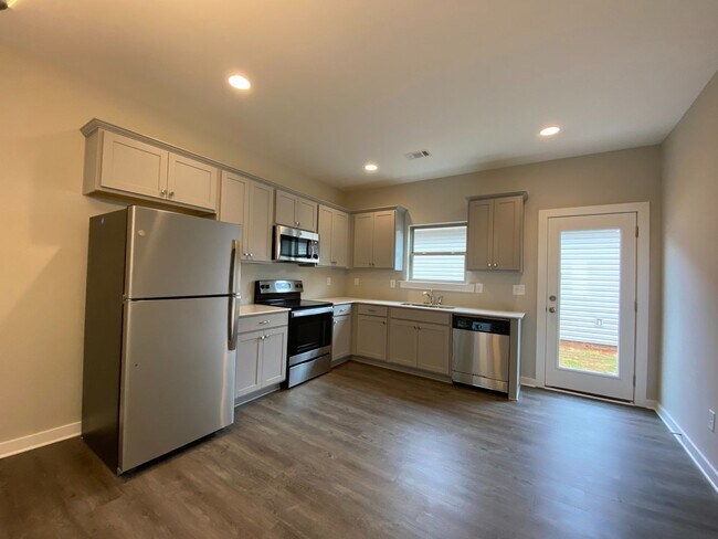 Foto del edificio - 14332 Chase Dr