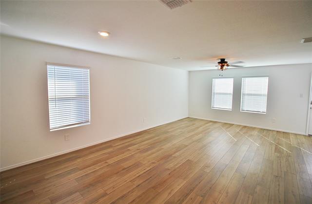 Building Photo - 1013 Lady Bird St