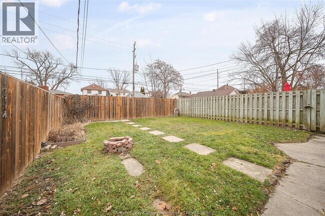 Building Photo - 1168-1170 MOY AVENUE Unit# MAIN UNIT