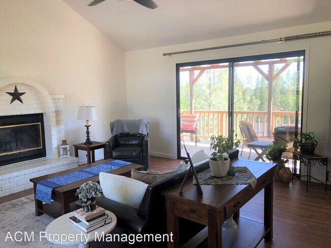 Foto del edificio - 3 br, 2.5 bath House - 121 Stanford Court