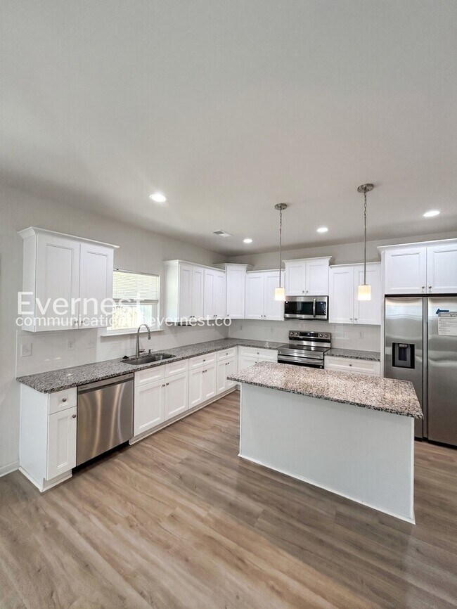 Building Photo - 439 Dawn Cir
