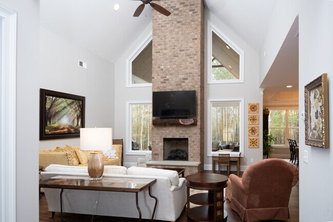 Foto del edificio - 621 Country Creek Ln