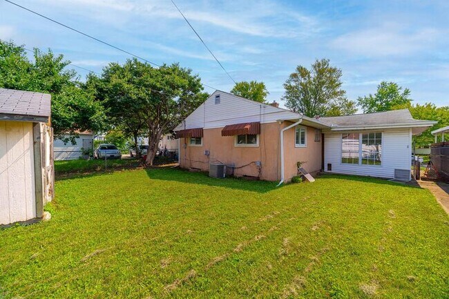 Building Photo - 709 French Dr