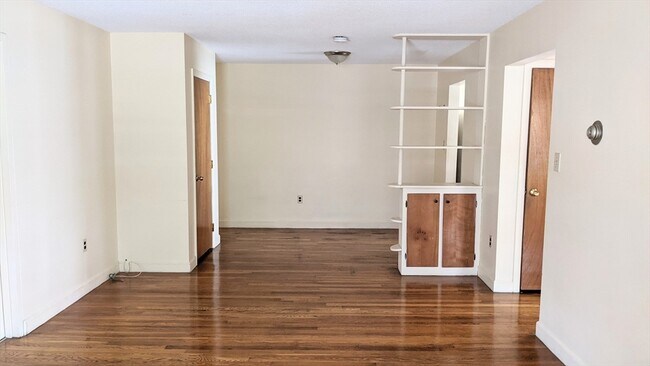 Building Photo - 14 Grove St