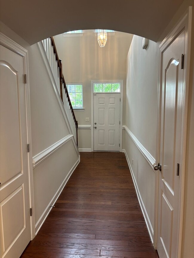 Building Photo - South Charlotte End-Unit Townhome with Main-Level Primary Suite & Bonus Room