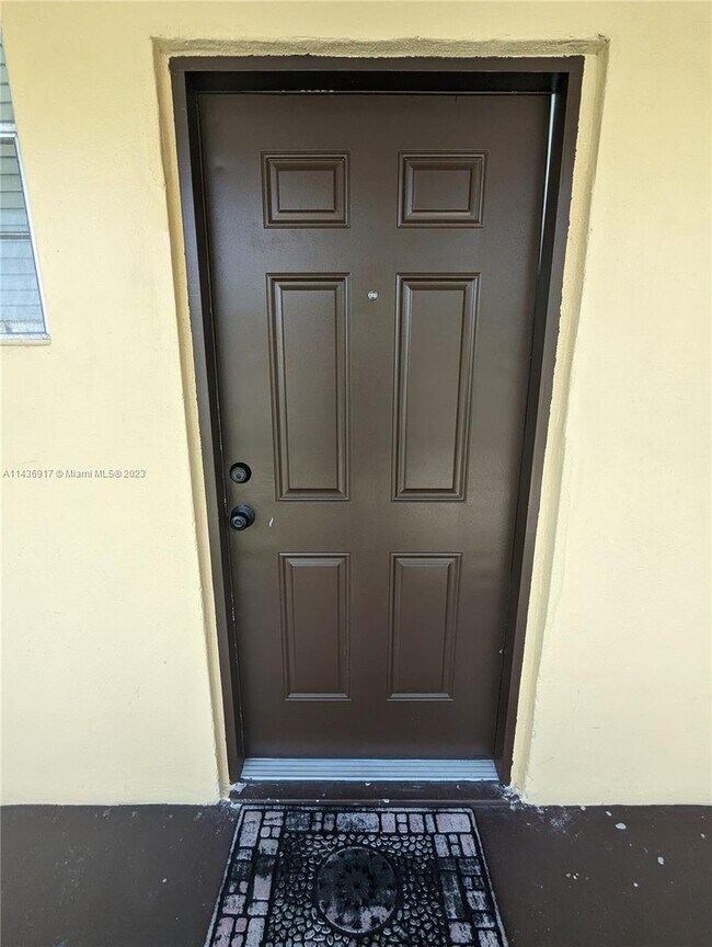 Building Photo - 3390 Foxcroft Rd