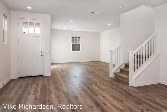 Building Photo - 4 br, 2.5 bath House - 6628 Calle Koral