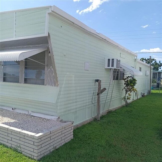 Foto del edificio - 711 51st Ave Dr W