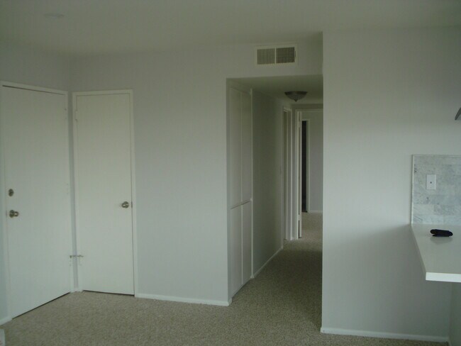 Foto del edificio - OCEAN VIEW 2 BDRM 2 BA CONDO FOR LEASE
