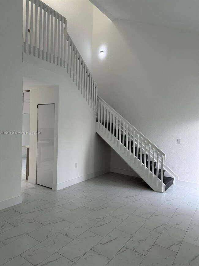 Foto del edificio - 1295 SE 9th Pl