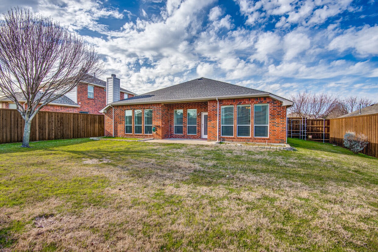 Primary Photo - 15463 Palo Pinto Dr