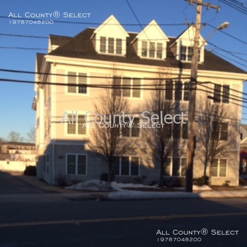 103 Elliott St Unit 3, Beverly, MA 01915 Condo for Rent in Beverly