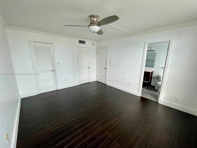 Building Photo - 6801 Indian Creek Dr