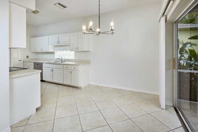 Foto del edificio - Resort-Style Living in Estero’s Island Clu...