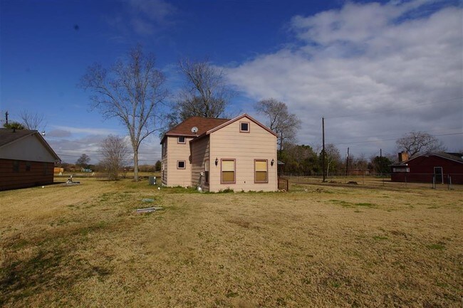 Building Photo - 1722 Fellows Rd