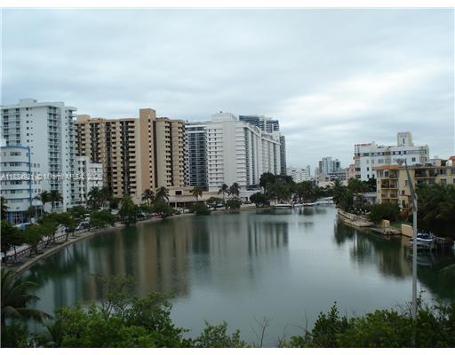 Building Photo - 2600 Collins Ave