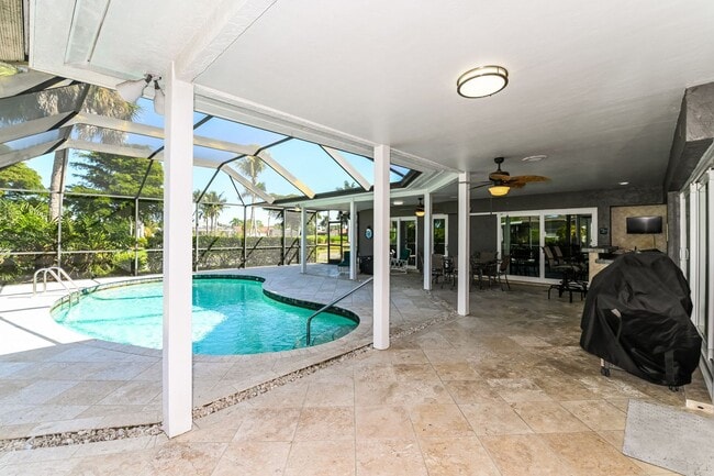 Building Photo - Furnished 4 Bed + Den 3 Bath 2,093 Sq Ft Pet-Friendly