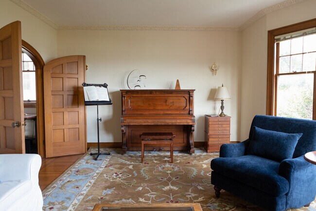 Upright Piano - Tuned - 76 Fair Oaks St