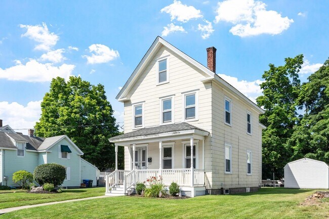 Building Photo - 155 Pond St