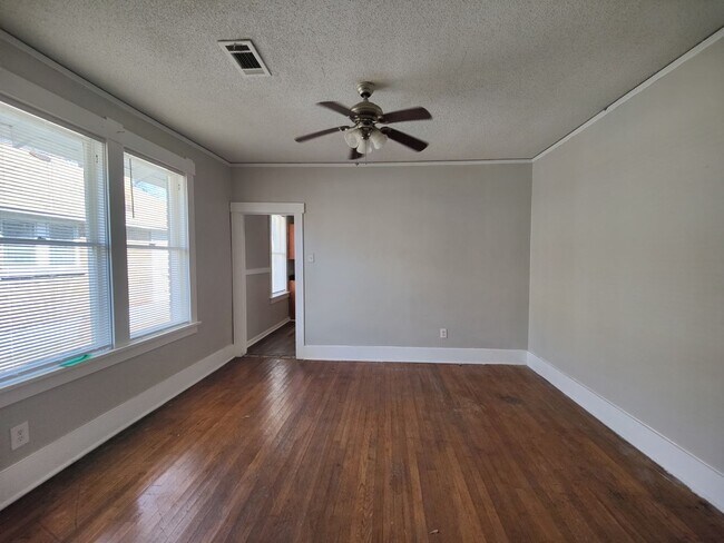 Foto del edificio - Adorable 2 bed Bungalow in Vollintine Ever...