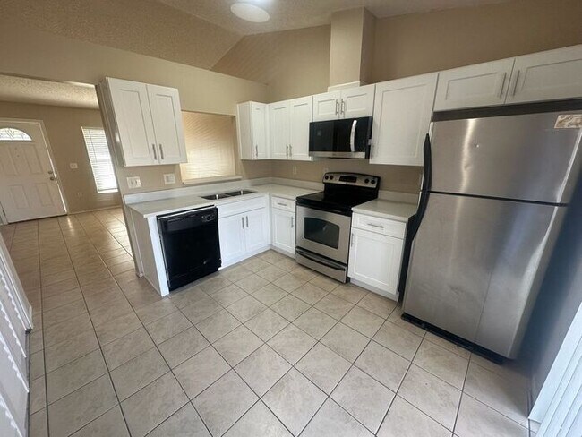 Building Photo - Wonderful 2 bedroom/2 bath Duplex near UCF!!!