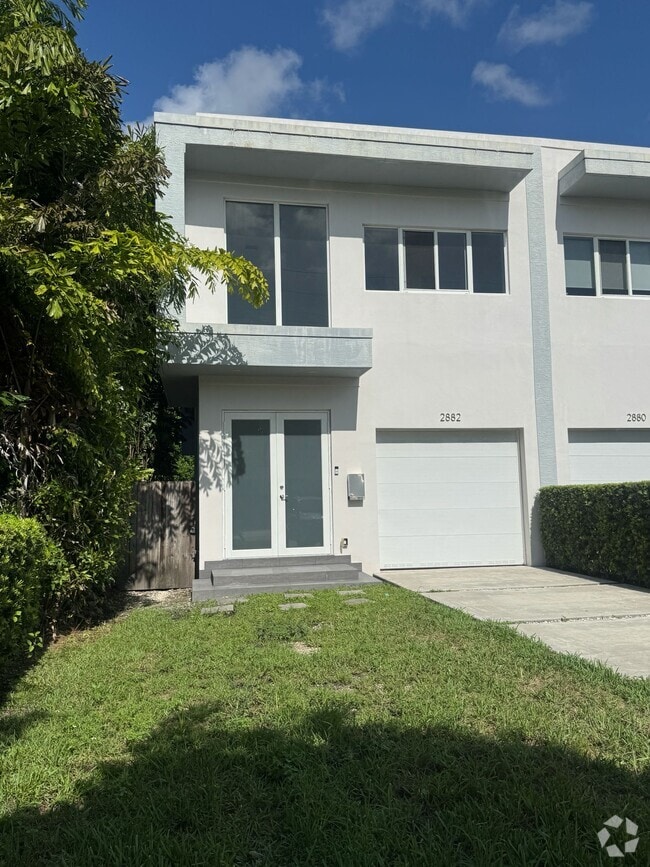 Building Photo - 2882 SW 37th Ct
