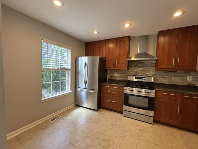 Foto del edificio - 4666 Louise St Claire Dr